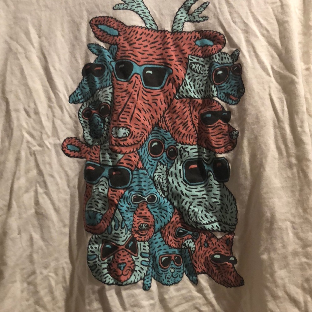 Character tee - Picture 2 of 2